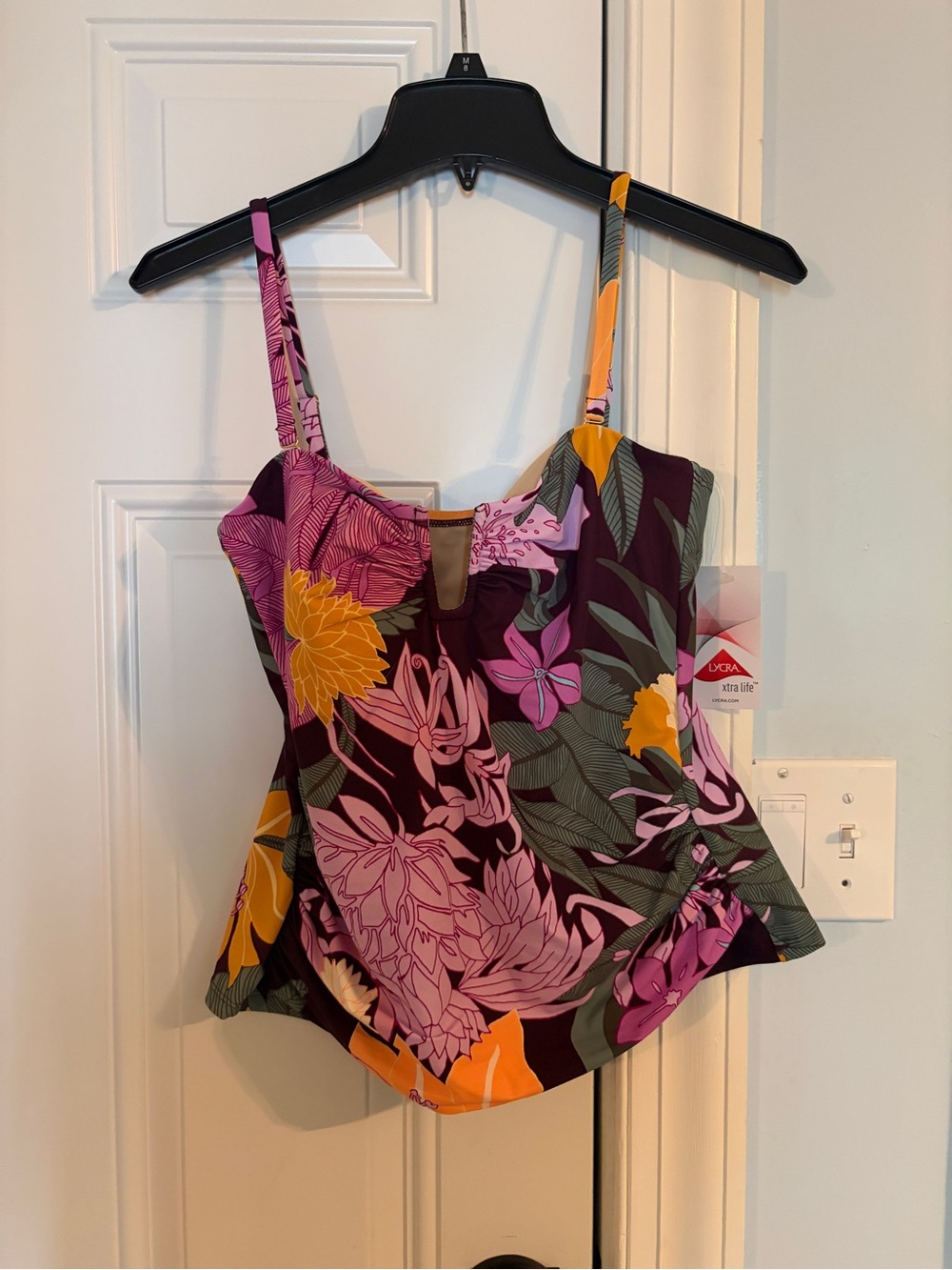 Lands' End women’s SlenderSuit U-Wire Bandeau Tankini top. Fits like an 8.